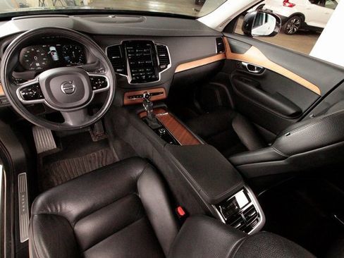 Used 2022 Volvo XC90 T6 Momentum w/ Advanced Package image 31