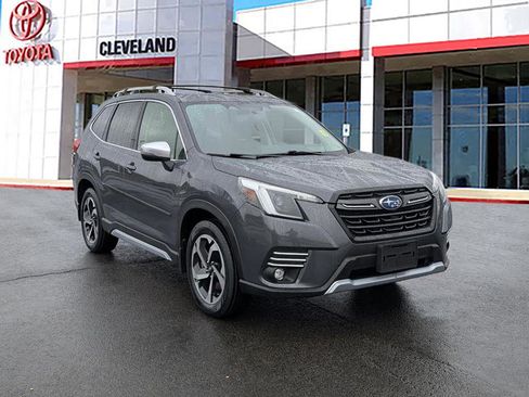 Used 2022 Subaru Forester Touring image 2