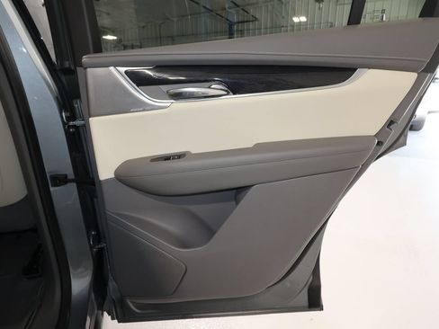 Used 2023 Cadillac XT6 Premium Luxury w/ Technology Package AWD/4WD image 21
