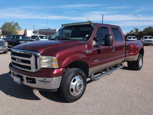 Used 2005 Ford F350 Lariat AWD/4WD image 2