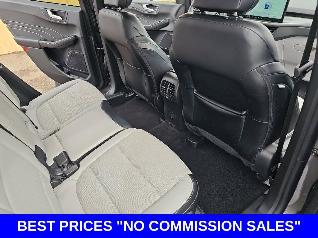Used 2025 Ford Escape SE FWD image 11