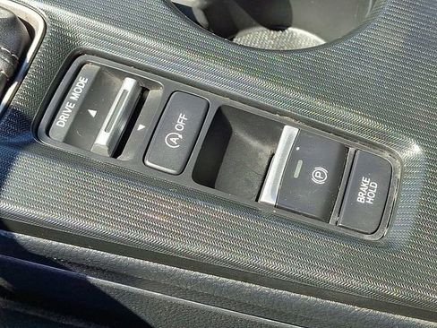 Used 2025 Honda Civic Sport image 25