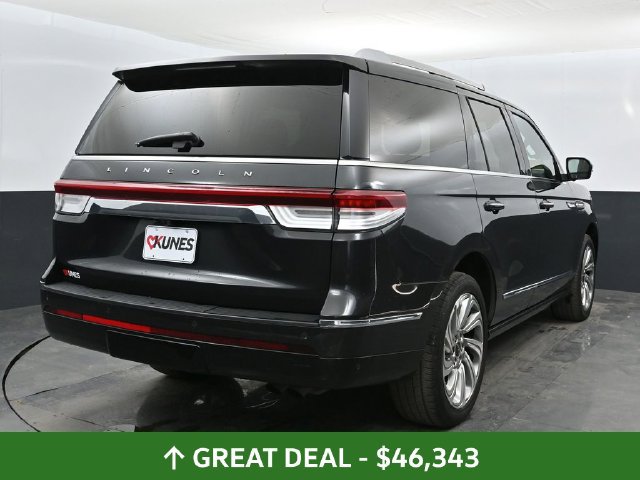 Used 2023 Lincoln Navigator Reserve AWD/4WD image 7