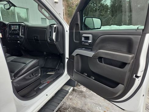 Used 2018 Chevrolet Silverado 1500 LTZ Z71 image 33