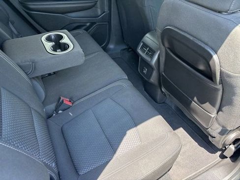 Used 2022 GMC Terrain SLE w/ Driver Convenience Package FWD image 34