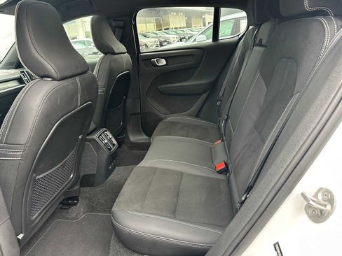 Certified 2023 Volvo C40 P8 Recharge Ultimate image 15