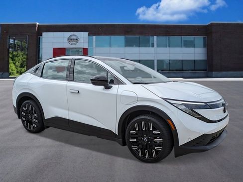 New 2026 Nissan Leaf Platinum+ w/ Cargo Package (Platinum+) image 7