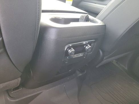 New 2026 GMC Yukon Elevation image 16