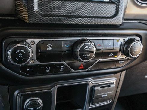 Used 2022 Jeep Wrangler Unlimited Sport AWD/4WD image 17