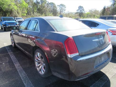 Used 2018 Chrysler 300 Limited image 3