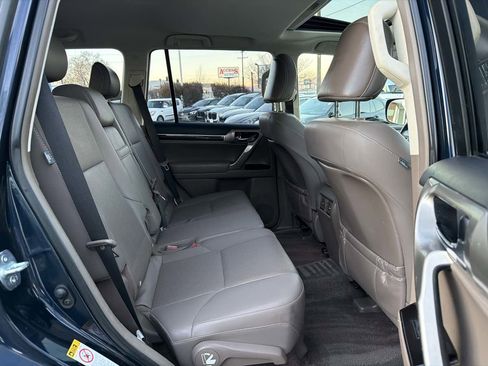 Used 2018 Lexus GX 460 image 16