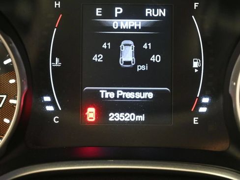 Used 2021 Jeep Compass Latitude FWD image 11