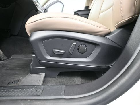 Used 2022 Ford Explorer XLT AWD/4WD image 21