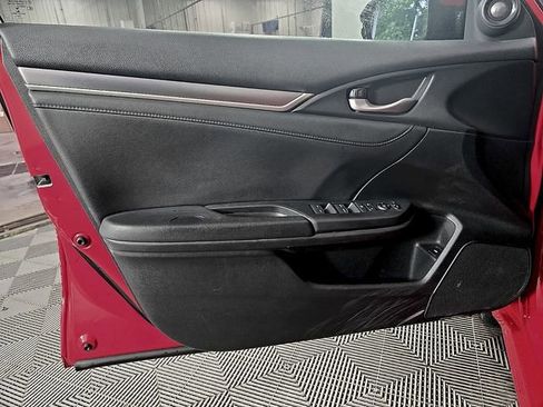 Used 2016 Honda Civic Touring image 11