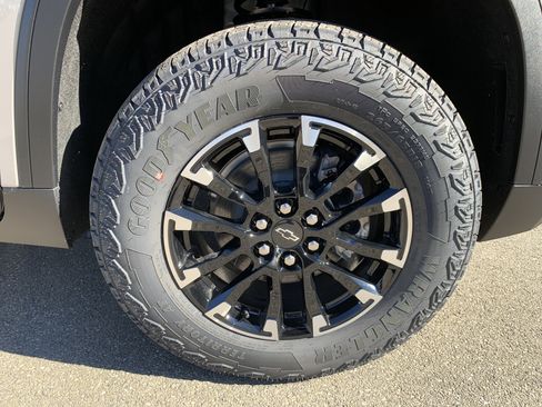 New 2026 Chevrolet Traverse Z71 w/ Driver Confidence Package image 35