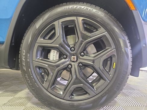 Used 2024 Rivian R1S Adventure Dual AWD/4WD image 11