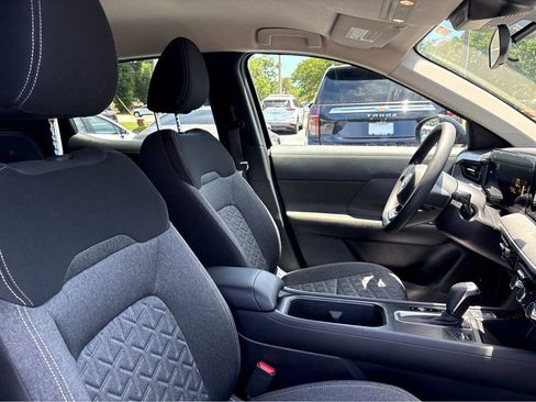 Used 2025 Nissan Kicks SV FWD image 11