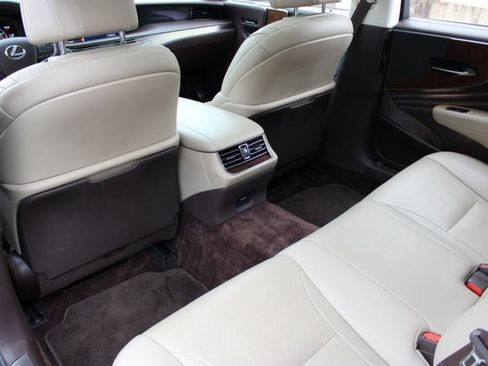 Used 2018 Lexus LS 500 w/ Accessory Package (Z1) image 10