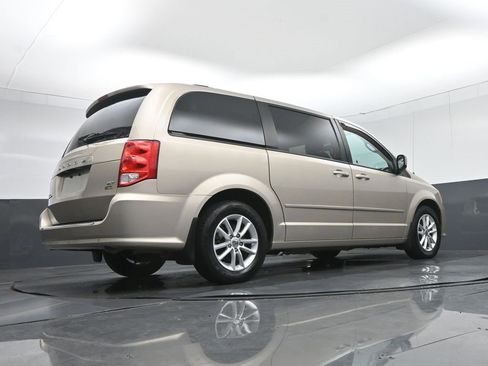 Used 2016 Dodge Grand Caravan SXT w/ Rear Park Assist Package image 64