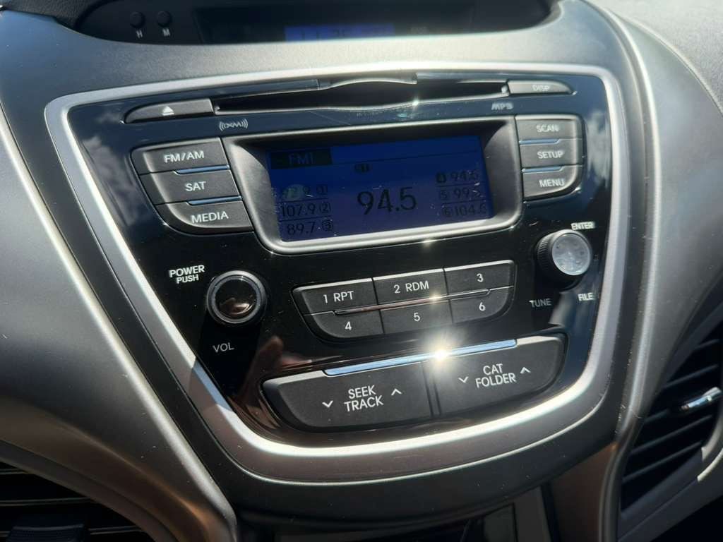 Used 2013 Hyundai Elantra GLS FWD image 26