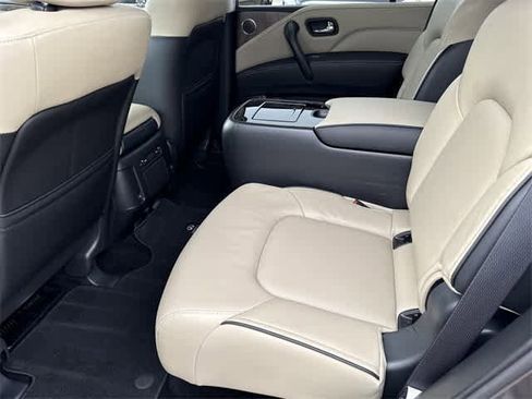 Certified 2024 INFINITI QX80 Premium Select w/ All-Season Package image 12