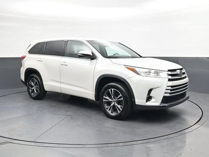 Used 2018 Toyota Highlander LE