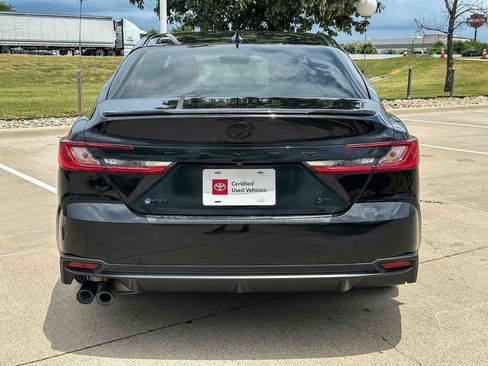 Used 2025 Toyota Camry SE w/ Convenience Package FWD image 4