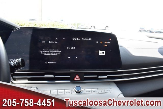 Used 2025 Hyundai Elantra Limited FWD image 36