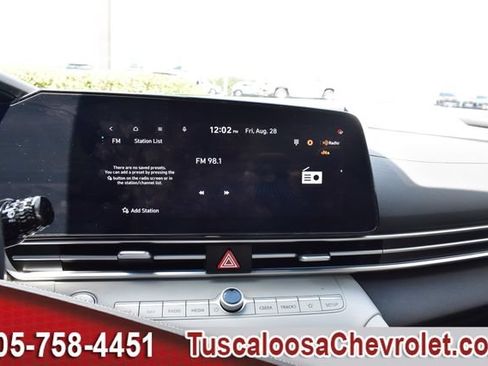 Used 2025 Hyundai Elantra Limited FWD image 36