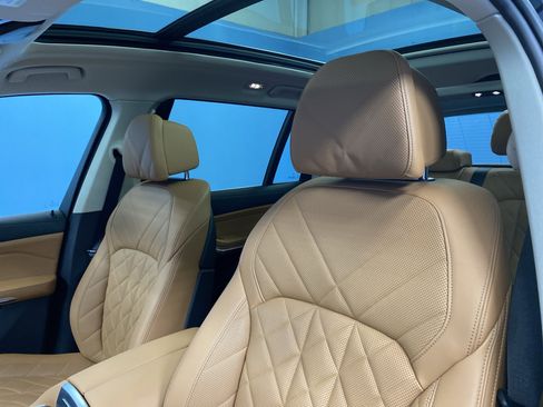 Used 2024 BMW X7 xDrive40i w/ Premium Package image 7