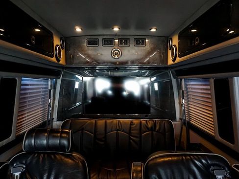 Used 2014 Mercedes-Benz Sprinter 2500 image 33