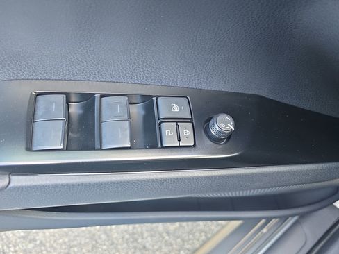 Used 2026 Toyota Camry SE w/ Convenience Package FWD image 27