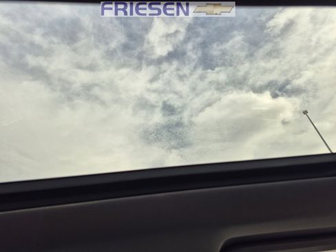 Used 2023 Chevrolet TrailBlazer RS w/ Sun and Liftgate Package image 27