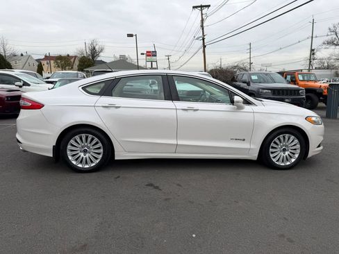 Used 2016 Ford Fusion SE w/ Equipment Group 502A FWD image 9