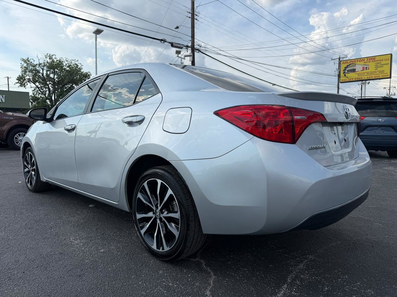Used 2018 Toyota Corolla SE FWD image 7