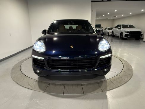 Used 2016 Porsche Cayenne S AWD/4WD image 3