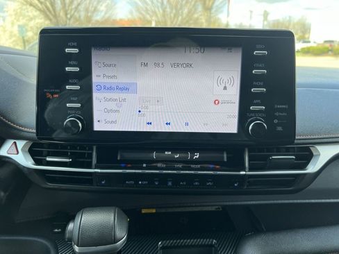 Used 2023 Toyota Sienna XSE w/ XSE Plus Package AWD/4WD image 18