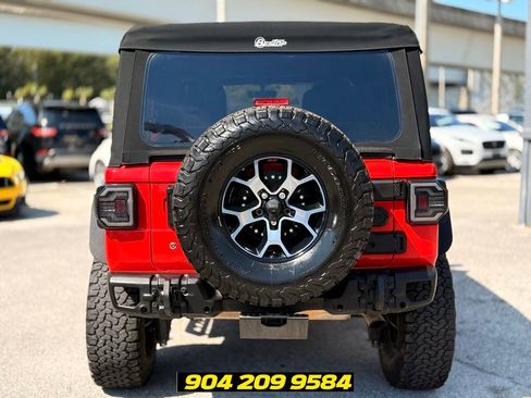 Used 2018 Jeep Wrangler Unlimited Rubicon AWD/4WD image 8