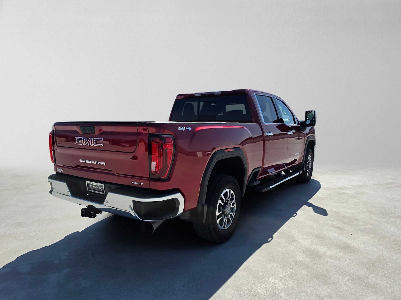 Used 2022 GMC Sierra 2500 SLT w/ SLT Premium Package AWD/4WD image 3