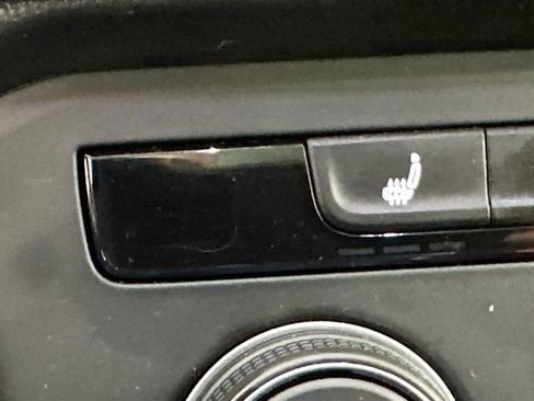 Used 2022 Volkswagen Taos SE image 16