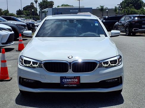 Used 2018 BMW 530e xDrive AWD/4WD image 2