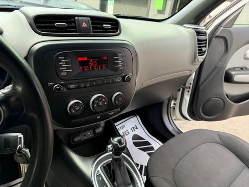 Used 2016 Kia Soul image 9