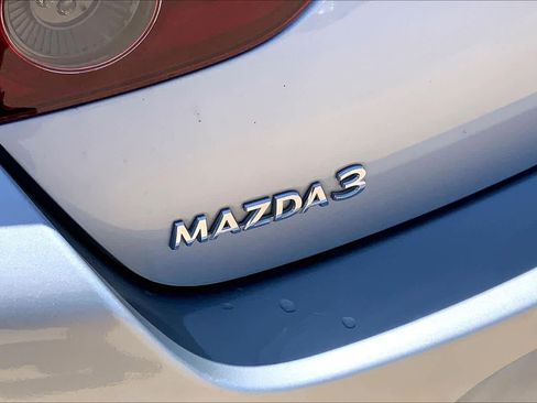 Used 2020 MAZDA MAZDA3 Sedan w/ Select Package FWD image 29