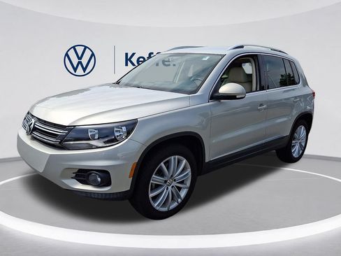 Used 2013 Volkswagen Tiguan SE FWD image 3