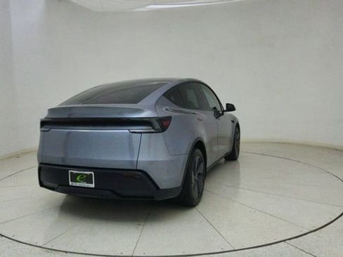 Used 2026 Tesla Model Y 2WD image 66