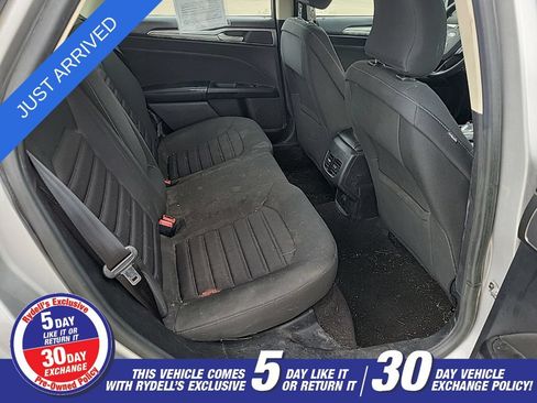 Used 2019 Ford Fusion SE FWD image 11