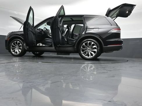 Certified 2025 Lincoln Aviator Reserve w/ Illumination Package AWD/4WD image 60