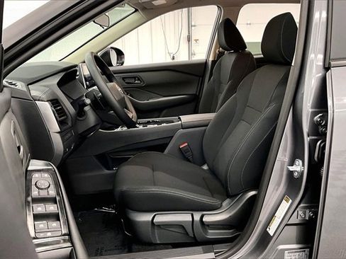 New 2026 Nissan Rogue S image 9