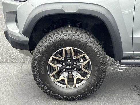 Used 2024 Chevrolet Colorado ZR2 w/ Technology Package AWD/4WD image 27