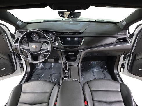 Used 2023 Cadillac XT5 Premium Luxury w/ Technology Package AWD/4WD image 9